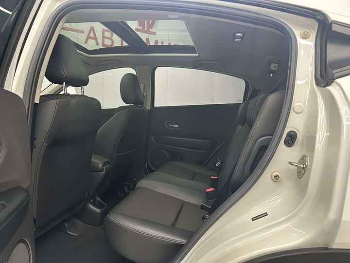 Фото 5 - Honda Vezel