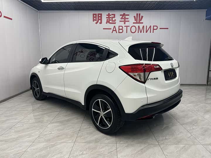 Фото 8 - Honda Vezel