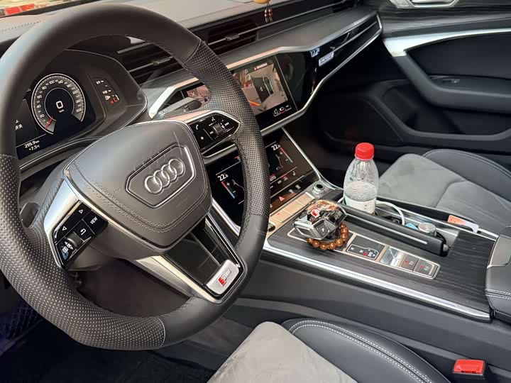 Фото 6 - Audi A6L