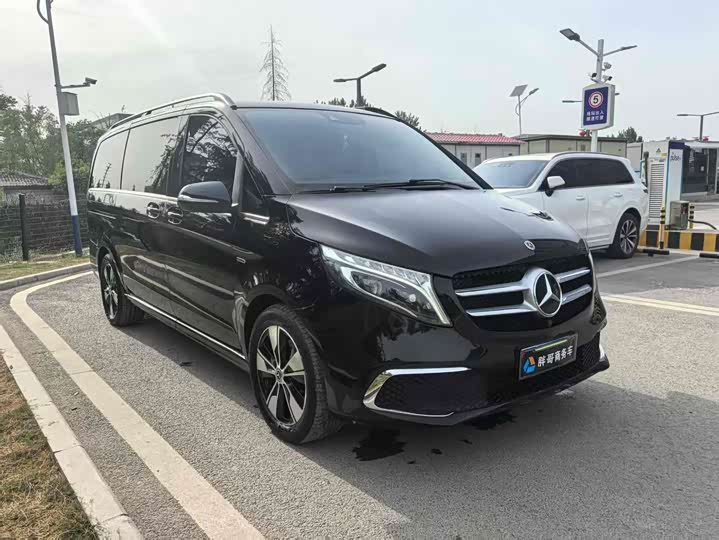 Фото 3 - Mercedes-Benz V-Class