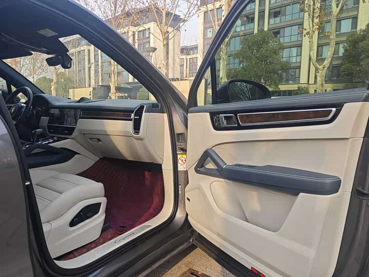 Фото 8 - Porsche Cayenne