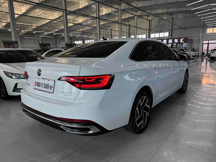 Фото 4 - Volkswagen Sagitar L