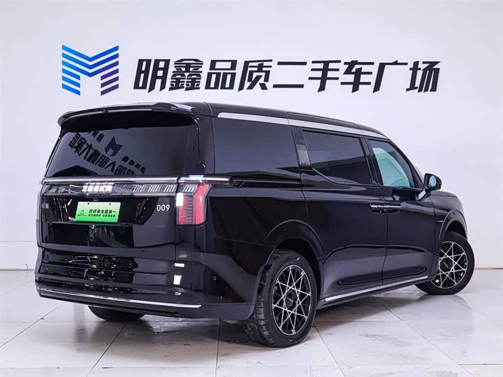 Фото 7 - Zeekr 009