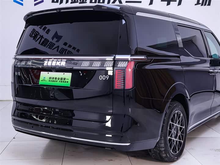 Фото 8 - Zeekr 009