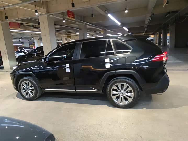 Фото 5 - Toyota Wildlander