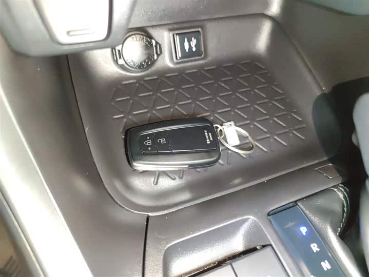 Фото 9 - Toyota Wildlander