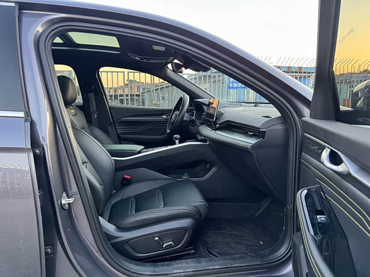 Фото 8 - Geely Preface