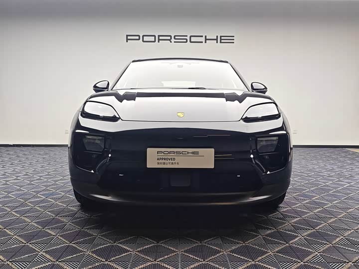 Фото 8 - Porsche Macan EV
