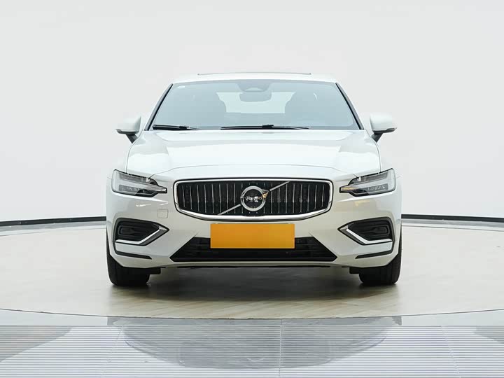 Фото 2 - Volvo S60