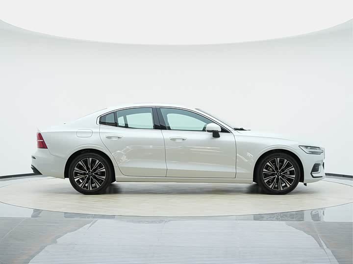 Фото 4 - Volvo S60