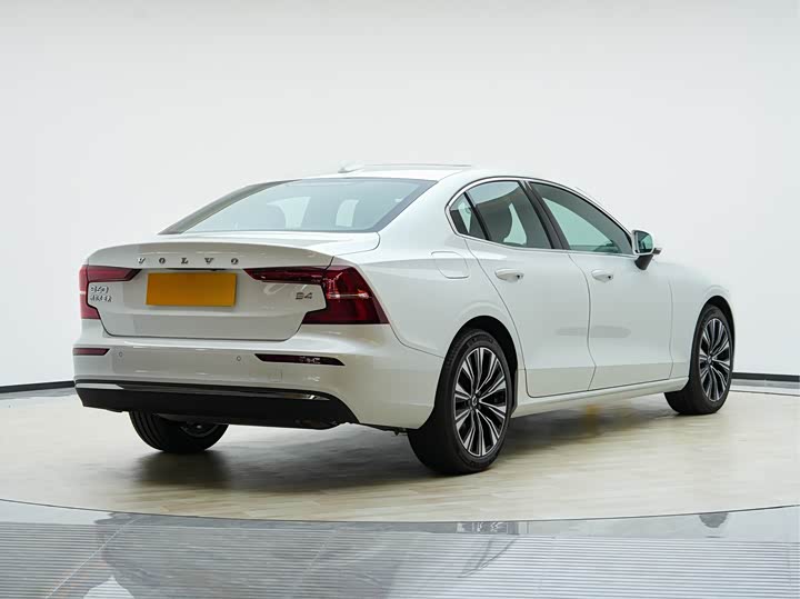 Фото 5 - Volvo S60