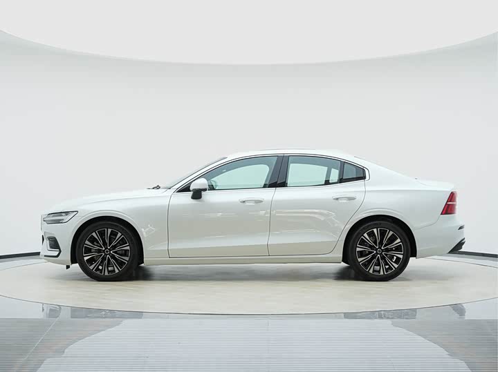 Фото 7 - Volvo S60