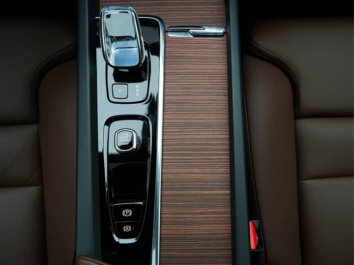 Фото 9 - Volvo S60