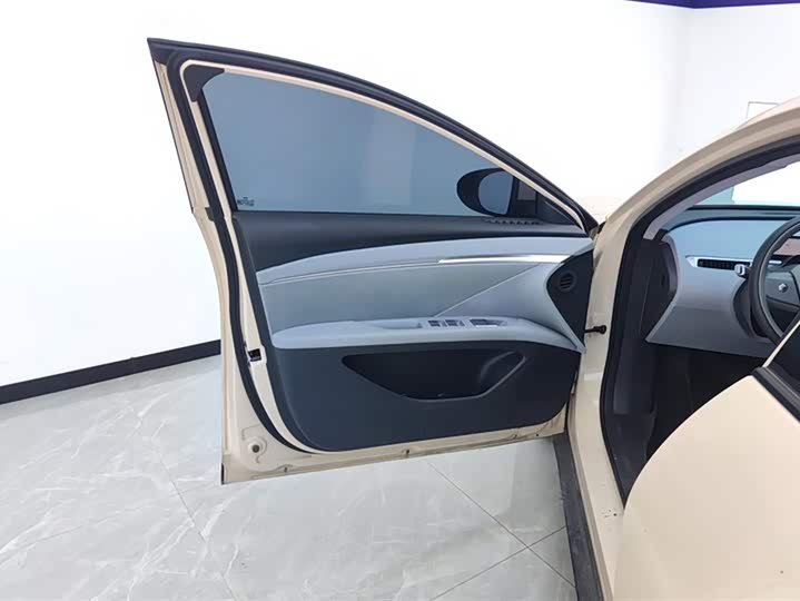 Фото 7 - XPeng Mona M03