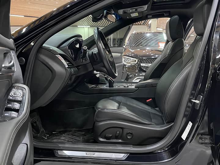 Фото 9 - Cadillac CT5