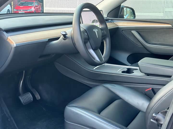Фото 8 - Tesla Model Y