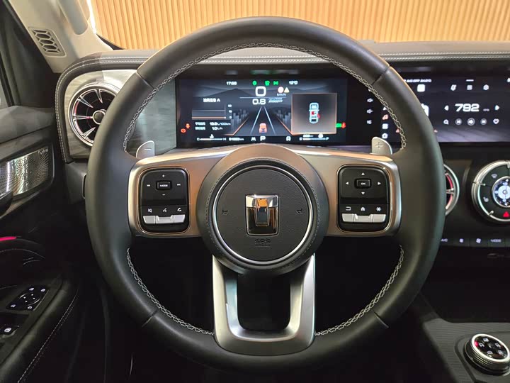 Фото 8 - Tank 300