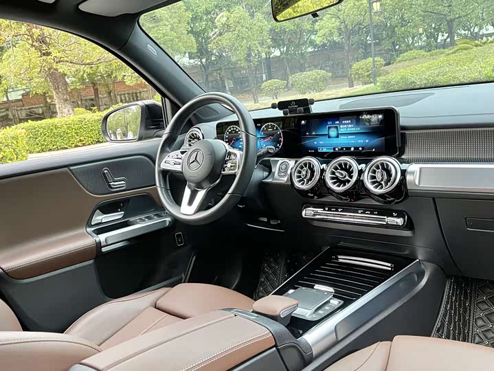 Фото 9 - Mercedes-Benz GLB-Class
