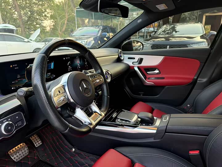 Фото 8 - Mercedes-Benz A-Class AMG