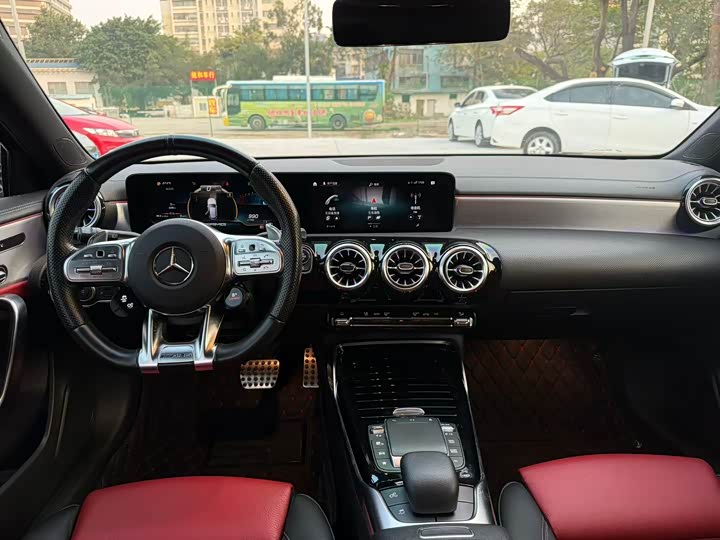 Фото 9 - Mercedes-Benz A-Class AMG