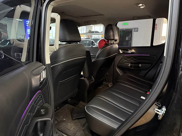 Фото 3 - Tank 300