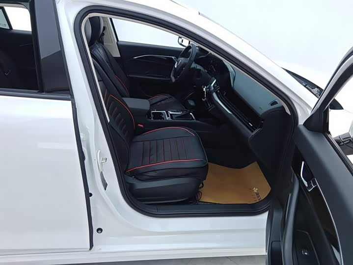 Фото 8 - Bestune B70