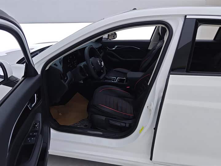 Фото 9 - Bestune B70