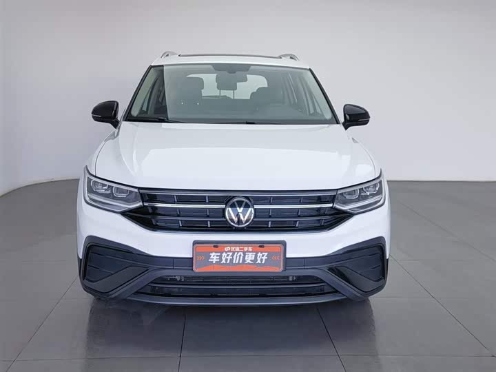 Фото 3 - Volkswagen Tiguan L Pro