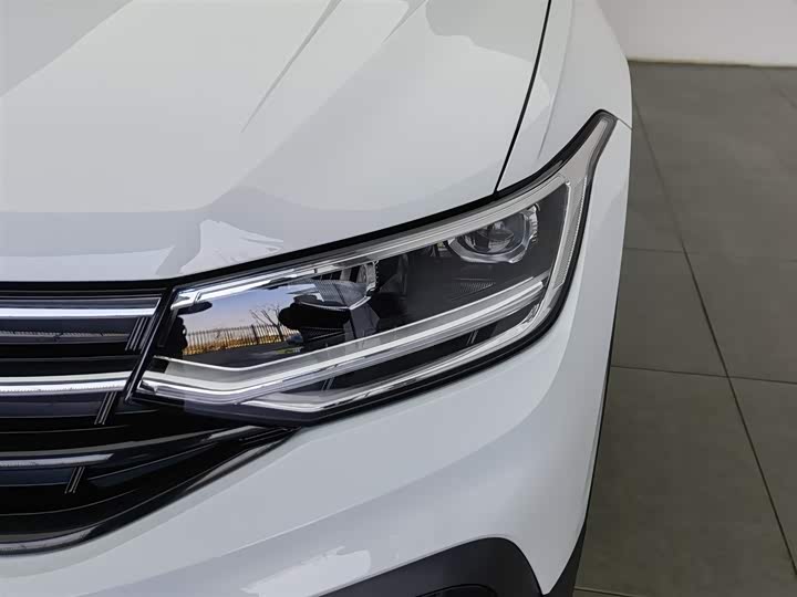 Фото 7 - Volkswagen Tiguan L Pro