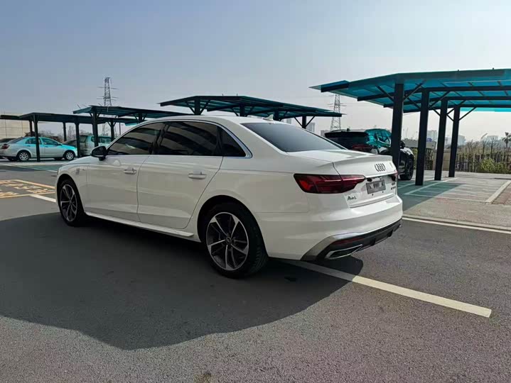 Фото 7 - Audi A4L