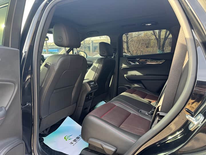 Фото 8 - Chevrolet Blazer