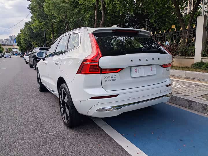 Фото 4 - Volvo XC60 Hybrid
