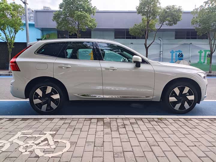 Фото 7 - Volvo XC60 Hybrid