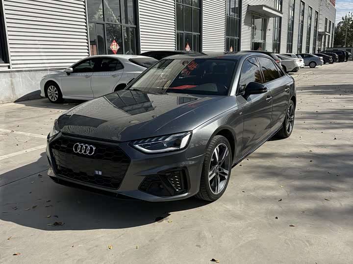 Фото 1 - Audi A4L