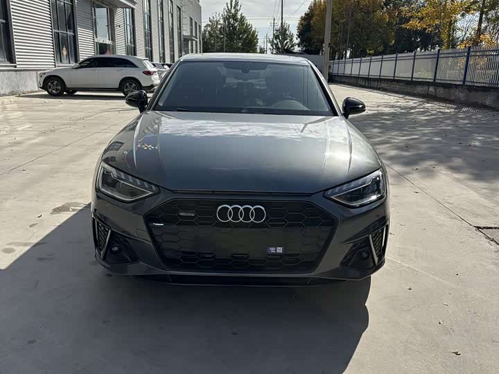 Фото 2 - Audi A4L