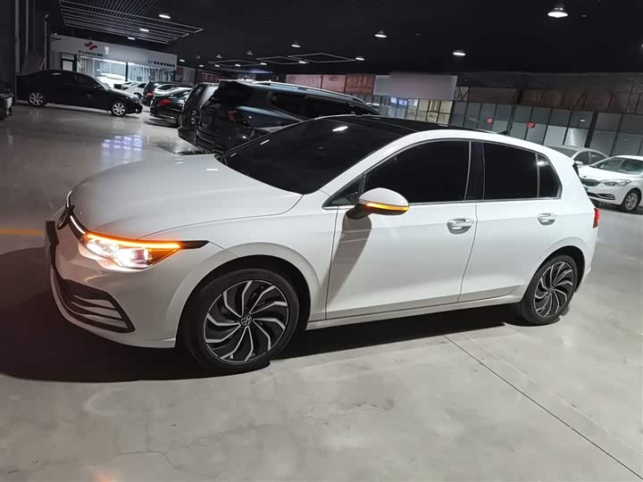 Фото 5 - Volkswagen Golf