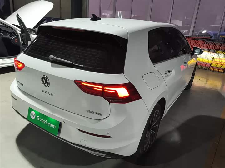 Фото 7 - Volkswagen Golf