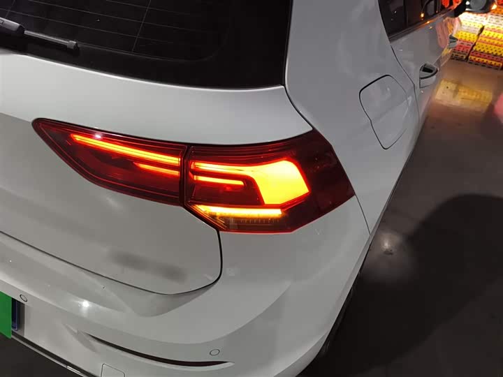 Фото 8 - Volkswagen Golf