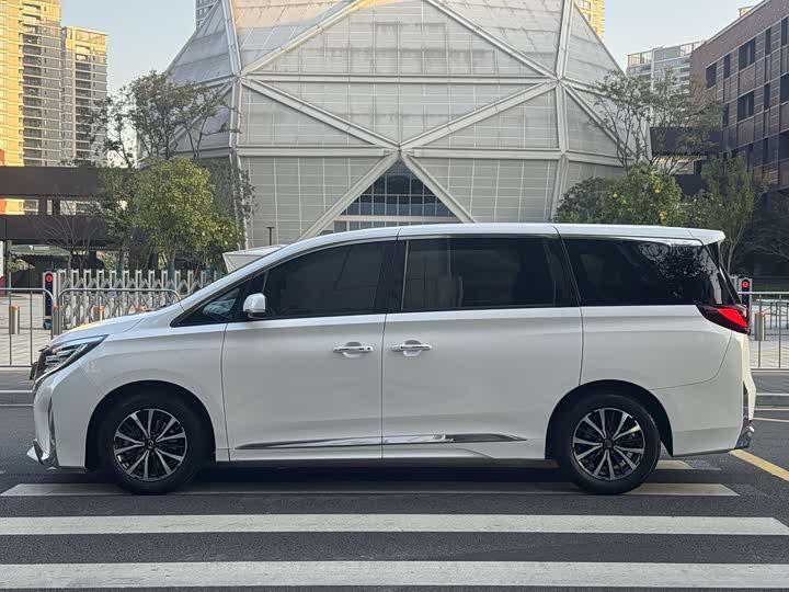 Фото 4 - GAC Trumpchi M8