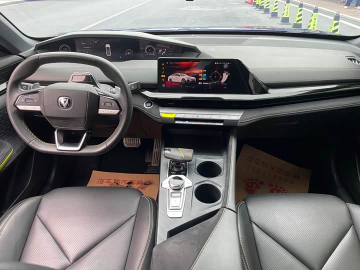 Фото 4 - Changan UNI-V