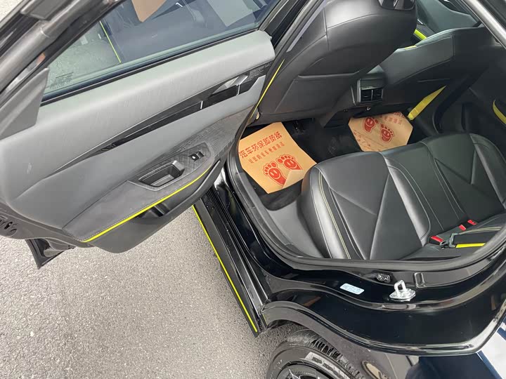 Фото 8 - Changan UNI-V