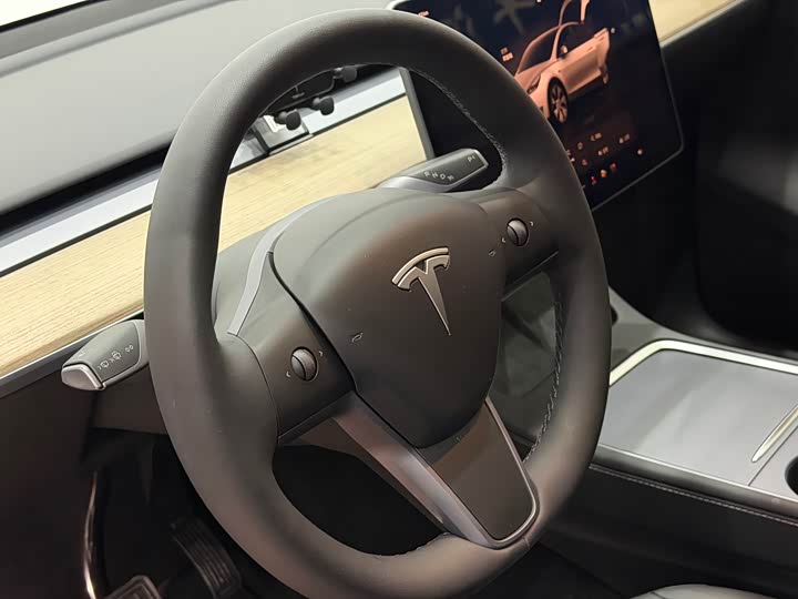Фото 9 - Tesla Model Y
