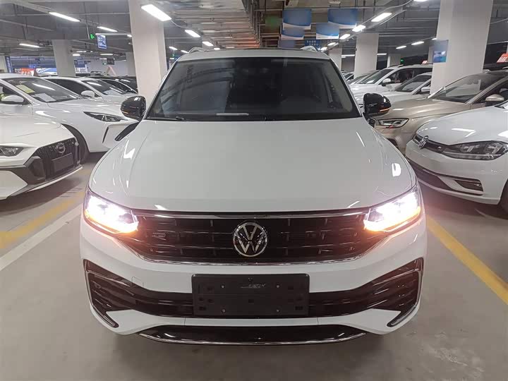 Фото 3 - Volkswagen Tiguan L Pro