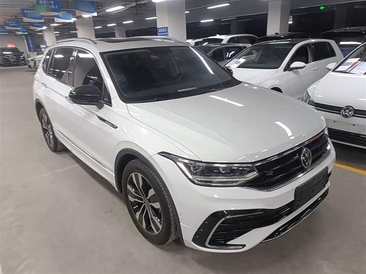Фото 4 - Volkswagen Tiguan L Pro