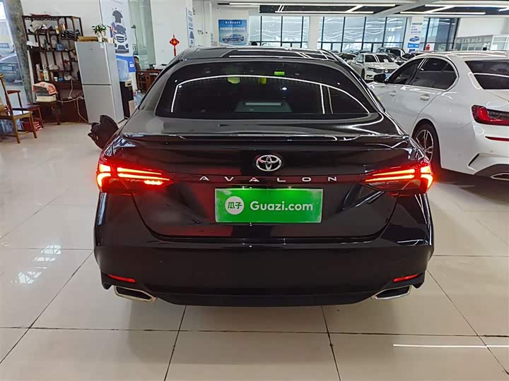 Фото 6 - Toyota Avalon