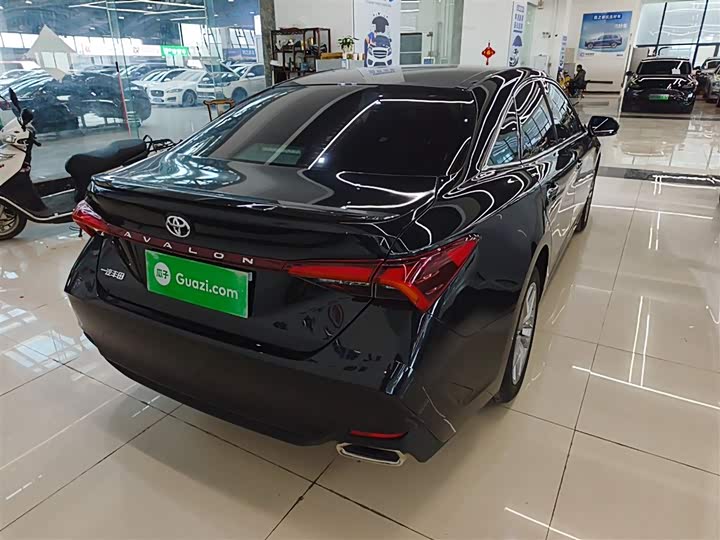 Фото 7 - Toyota Avalon