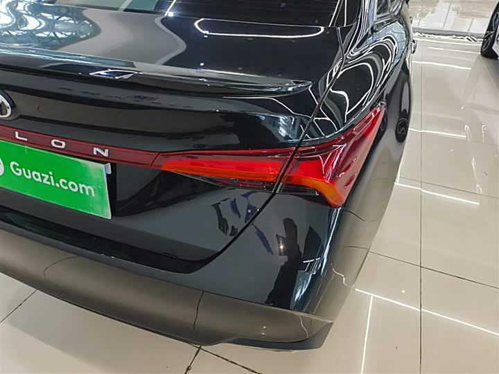 Фото 8 - Toyota Avalon