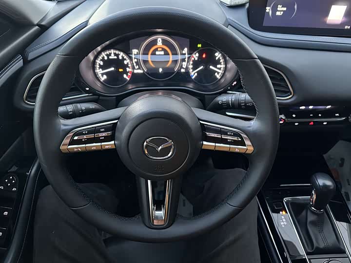 Фото 9 - Mazda CX-30