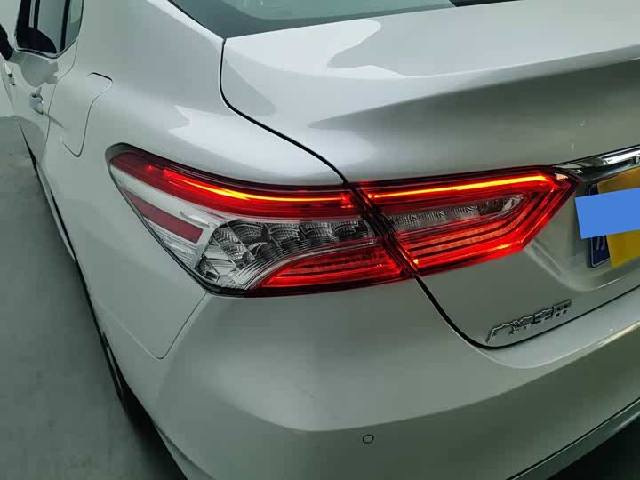 Фото 7 - Toyota Camry