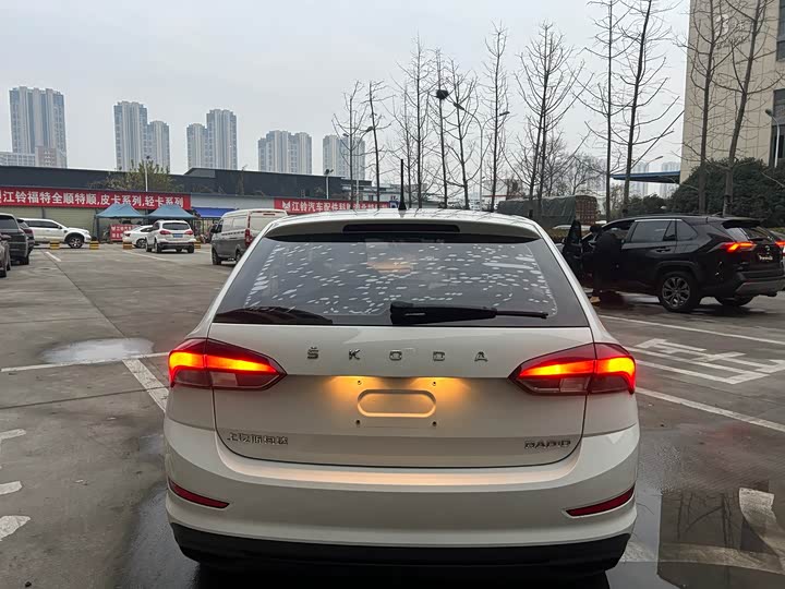 Фото 7 - Skoda Rapid Spaceback